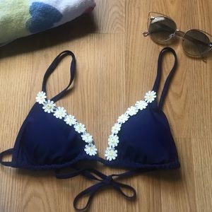 NWT Forever 21 Daisy Bikini Top w/ Daisies